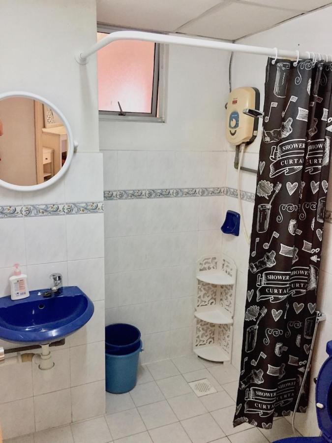 Cozy Kelana Jaya Semi-D Apt Near Mall, College & Hospital Petaling Jaya Exterior photo